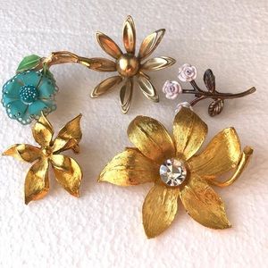 Lot of 5 brooches